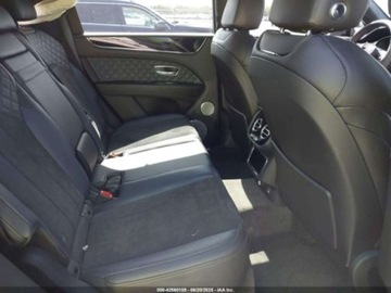Bentley Bentayga 2022 Bentley Bentayga V8 2022 4.0l 4.0 Benzyna 542KM, zdjęcie 12