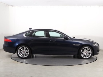 Jaguar XF II Sedan 2.0 i4D 240KM 2017 Jaguar XF 25d AWD, Salon Polska, 237 KM, 4X4, zdjęcie 5