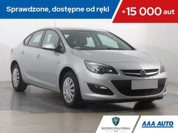 Opel Astra J Sedan 1.4 Turbo ECOTEC 140KM 2018 Opel Astra 1.4 T, Salon Polska, Skóra, Klima