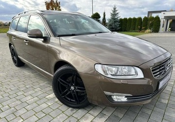 Volvo V70 III Kombi Facelifting 2.0 D4 DRIVE-E 181KM 2015 Volvo V70 2.0D4 Summum Full Opcja Xenon Szyber Nordic Serwis Zadbane 1-wla, zdjęcie 2