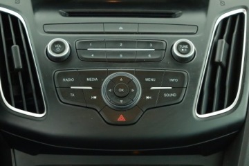 Ford Focus III Kombi Facelifting 1.5 TDCi 95KM 2016 Ford Focus 1.5 TDCi, Salon Polska, Serwis ASO, zdjęcie 9