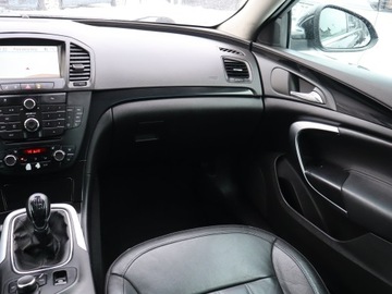 Opel Insignia I Sports Tourer 2.0 CDTI ECOTEC 160KM 2010 Opel Insignia 2.0 CDTI, Navi, Klima, Klimatronic, zdjęcie 7