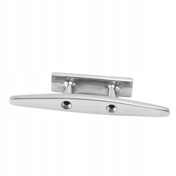 Низкий причал для лодок с плоским верхом и