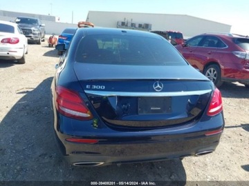 Mercedes Klasa E W213 2019 Mercedes-Benz Klasa E 2019 Mercedes-Benz E-Class E 300 RWD Sedan 2.0 241KM, zdjęcie 4