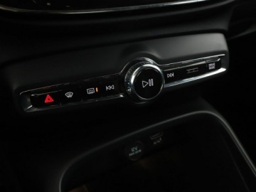 Volvo XC40 Crossover Plug-In 1.5 T5 Plug-in Hybrid 262KM 2020 Volvo XC 40 R-Design PHEV auotomat alcantara navi, zdjęcie 27