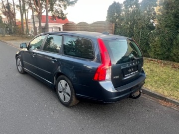 Volvo V50 1.6 DRIVe 109KM 2010 VOLVO V50 1.6 d 110 KM tylko 135552km STAN PERFEKCYJNY, zdjęcie 3