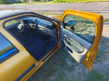 Renault Clio II Hatchback 1.2 i 16V 75KM 2001 Renault Clio 2 16 v, zdjęcie 8