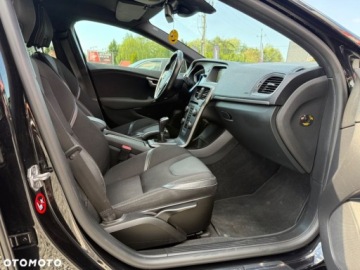 Volvo V40 II Cross Country 2.0 D3 DRIVE-E 150KM 2016 Volvo V40 Volvo V40 D3 Momentum 2.0 Diesel 150KM, zdjęcie 31