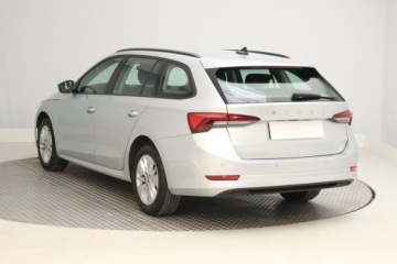 Skoda Octavia IV Kombi 2.0 TDI 115KM 2022 Skoda Octavia 2.0 TDI, 1. Właściciel, VAT 23%, zdjęcie 3