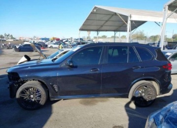 BMW X5 G05 2024 BMW X5 M 2024, 4.4L, 4x4, COMPETITION, od ubezpieczalni 4.4 Benzyna 617KM, zdjęcie 1