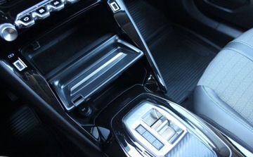 Peugeot 2008 II e-SUV Elektryczny 50kWh 136KM 2022 Peugeot 2008 e-2008 Allure 2022 fV23 Elektryczny 136KM, zdjęcie 10