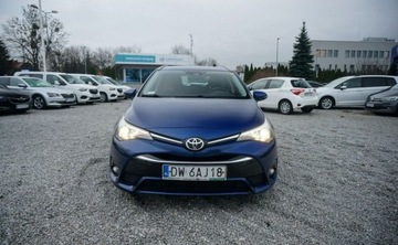 Toyota Avensis III Wagon Facelifting 2015 2.0 Valvematic 152KM 2018 Toyota Avensis 2.0152 KM Premium Salon PL Fvat..., zdjęcie 2