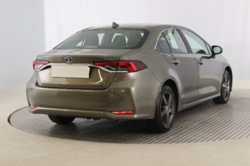 Toyota Corolla XII Sedan 1.8 Hybrid 122KM 2022 Toyota Corolla 1.8 Hybrid, Salon Polska, zdjęcie 4
