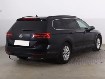 Volkswagen Passat B8 Variant 1.6 TDI BlueMotion Technology 120KM 2018 VW Passat 1.6 TDI, Automat, Navi, Klima, zdjęcie 4