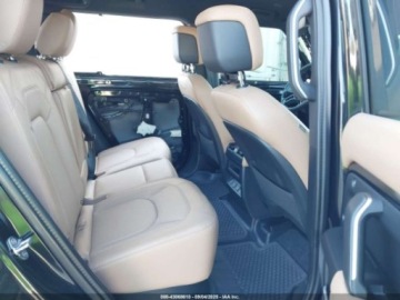 Land Rover Defender IV (L663) 2025 Land Rover Defender 110 P400 X-Dynamic SE 2025 3.0l 3.0 Benzyna 395KM, zdjęcie 12