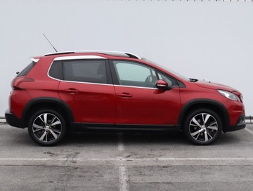 Peugeot 2008 I SUV Facelifting 1.2 PureTech 130KM 2018 Peugeot 2008 1.2 PureTech, Salon Polska, zdjęcie 5