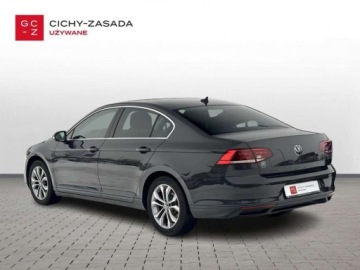 Volkswagen Passat B8 Limousine Facelifting 2.0 TDI SCR 150KM 2021 Volkswagen Passat VatMarzaVirtual CockpithakACC kameraod DealeraRata od 90, zdjęcie 6