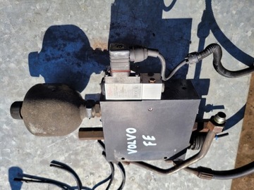 AGREGAT AKUMULATOR SKRĘTU OSI TYŁ CZUJNIK VOLVO FE D7E E-5