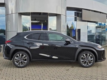 Lexus UX Crossover Facelifting 2.0 300h 199KM 2025 Od ręki - 300h F Sport Design 2.0 Hybrid Dynamic Force 199KM, zdjęcie 1