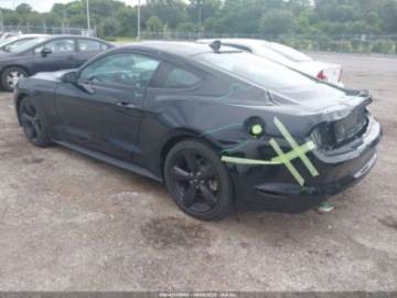 Ford Mustang VI 2022 Ford Mustang Ecoboost Fastback 2022 2.3l 2.3 Benzyna 310KM, zdjęcie 3