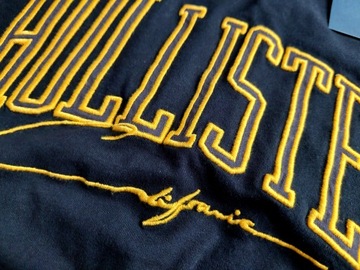 Hollister by Abercrombie - Embroidered Logo - M -