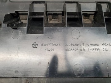 Dodge RAM 1EA97TRMAA Заводские ручки