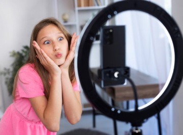 ДЕРЖАТЕЛЬ ТЕЛЕФОНА ШТАТИВ С СВЕТОДИОДНОЙ ПОДСВЕТКОЙ ФОТО КОЛЬЦО