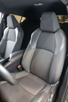 Toyota C-HR I Crossover Facelifting 1.8 Hybrid 122KM 2023 Toyota C-HR 1.8 Hybrid Style 1.8 Hybryda 122KM, zdjęcie 8