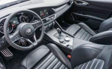 Alfa Romeo Giulia II Sedan 2.0 TBi 280KM 2019 Alfa Romeo Giulia Alfa Romeo Veloce Q4 280KM 2.0 Benzyna 280KM, zdjęcie 24