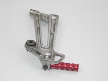 YAMAHA XJR 1300 КОМПЛЕКТ ПАССАЖИРСКАЯ ПОДНОЖКА ПРАВАЯ ОРИГИНАЛ