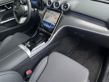 Mercedes Klasa C W206 Limuzyna 1.5 180 170KM 2025 MERCEDES-BENZ C Klasa 180 Avantgarde 1.5 (170KM) 2025, zdjęcie 4