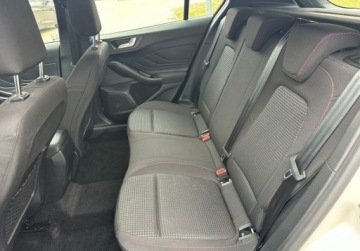 Ford Focus IV Hatchback 1.0 EcoBoost 125KM 2021 Ford Focus 1.0 ecoboost 125 KM 6MT ST-Line pakiet Parking, Winter Benzyna, zdjęcie 12