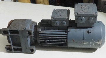 Motoreduktor SEW R43DT80K4TF/VS 0,55 kW 56 obr/min