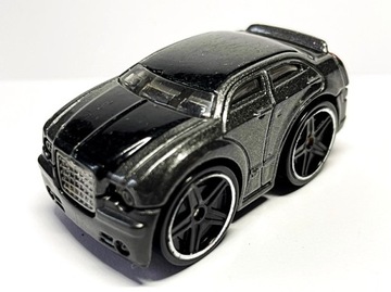 HOT WHEELS-CHRYSLER 300C Z 2015 ROKU (6)