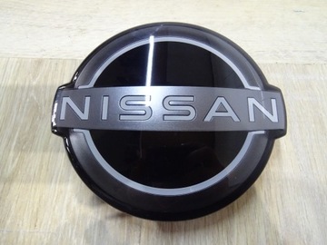62890-6RA0A 628906RA0A NISSAN Rogue Emblemat Znaczek Grill Zderzak Przód