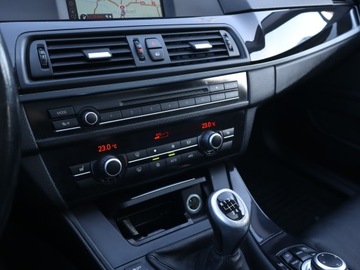 BMW Seria 5 F10-F11 2011 BMW 5 520d, Skóra, Navi, Xenon, Klima, zdjęcie 11