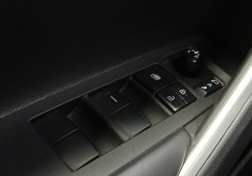 Toyota Corolla Cross 2.0 Hybrid Dynamic Force 197KM 2022 Toyota Corolla Cross Corolla Cross Premiere Edition Vat Marza Salon PL, zdjęcie 32