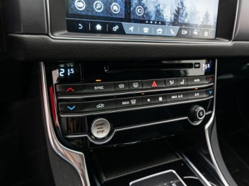 Jaguar XF II Sedan 2.0 i4D 240KM 2019 JAGUAR XF 2.0 AWD R-Sport aut Sedan 241KM 2019, zdjęcie 22