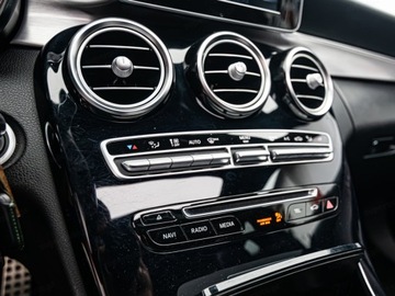 Mercedes Klasa C W205 Kombi 300 245KM 2018 MERCEDES-BENZ C Klasa C 300 2.0 9G-TRONIC 245KM 2018, zdjęcie 19