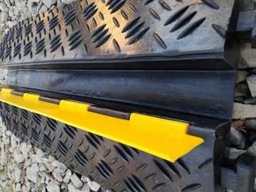 Кабельный пандус, порог, площадка, крышка, защита кабеля