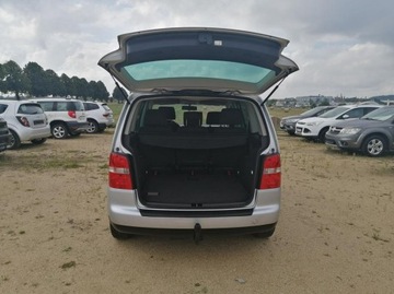 Volkswagen Touran I 2.0 FSI 150KM 2005 Volkswagen Touran 2.0 149 km klimatronik, zdjęcie 11