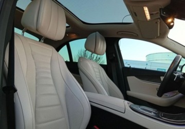 Mercedes Klasa E W213 Limuzyna Facelifting 2.0 E220d 194KM 2021 Mercedes-Benz Klasa E Salon PL AMG Airmatic Burmester LED Kam360 Distronic, zdjęcie 23