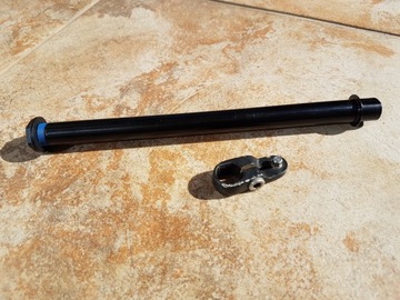 oś przelotowa thru axle, 15x204mm, do koła tył
