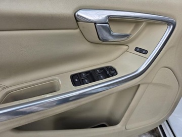 Volvo S60 II Sedan Facelifting 2.0 T5 DRIVE-E 245KM 2015 VOLVO S60 II Premium Plus T5, 2.0l benzyna 245KM Dokumentacja pochodzenia, zdjęcie 7