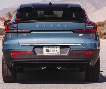 VOLVO C40 - LIŠTA CHRÓM NA KRYT KUFR ZADNÍ