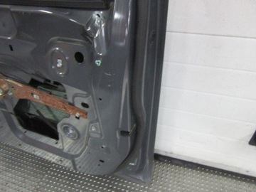 HUMMER H3 2008 DVEŘE PRAVÉ PŘEDNÍ