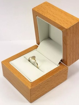 КРАСИВОЕ ЗОЛОТОЕ КОЛЬЦО С ЦИРКОНИЕМ 333 R13 0.72G