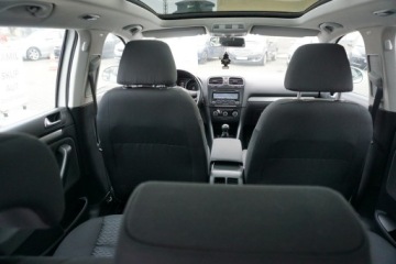 Volkswagen Golf VI Variant 1.6 TDI-CR DPF BlueMotion 105KM 2011 Volkswagen Golf Variant 1.6 TDi 105KM, zdjęcie 19