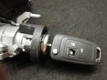 ЗАМОК ЗАЖИГАНИЯ OPEL INSIGNIA