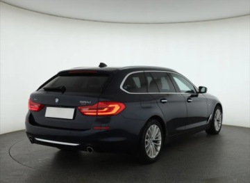BMW Seria 5 F10-F11 Touring Facelifting 520d 190KM 2017 BMW 5 520d xDrive, Salon Polska, 187 KM, 4X4, zdjęcie 4